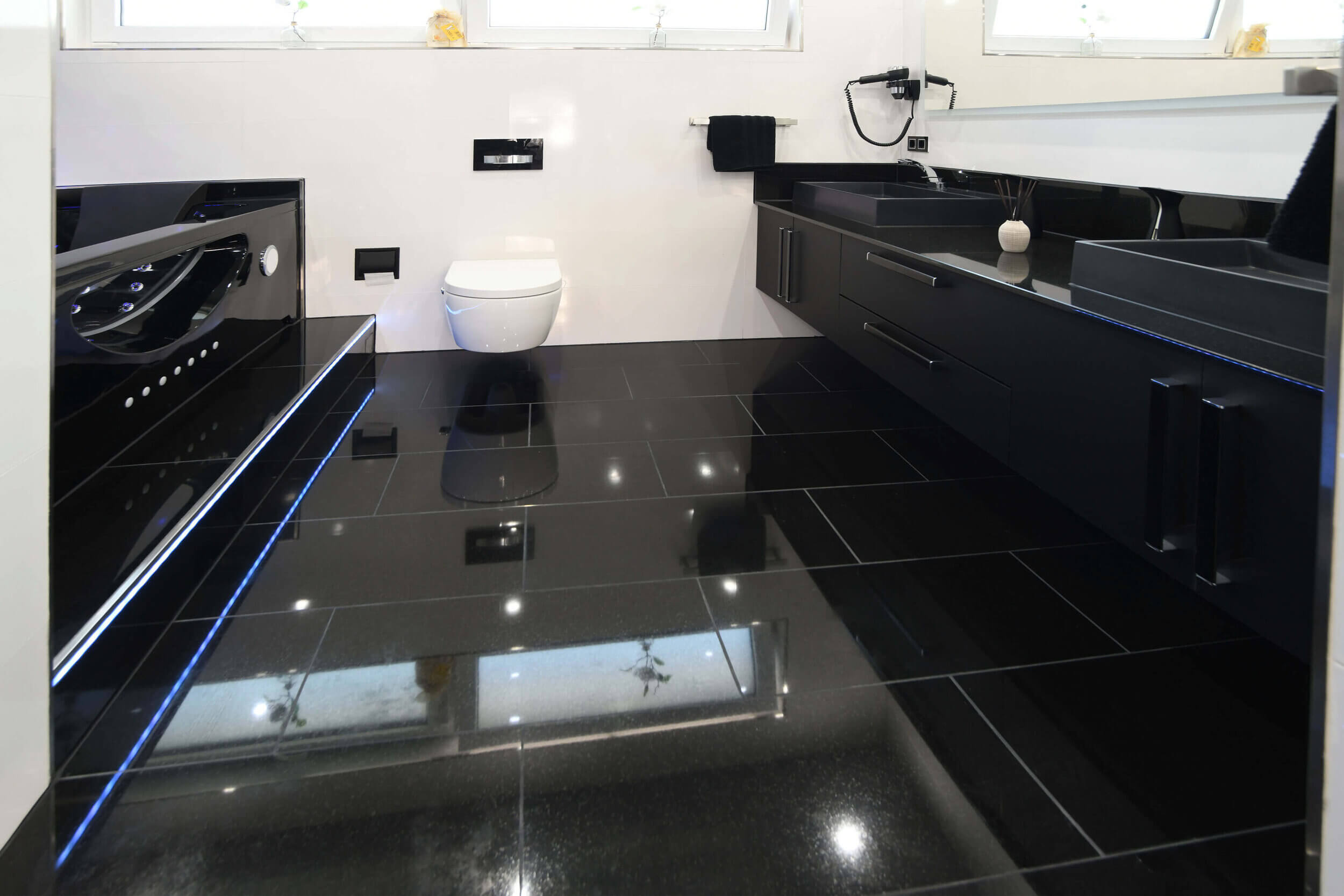 Bad mit exklusiver Steinausstattung