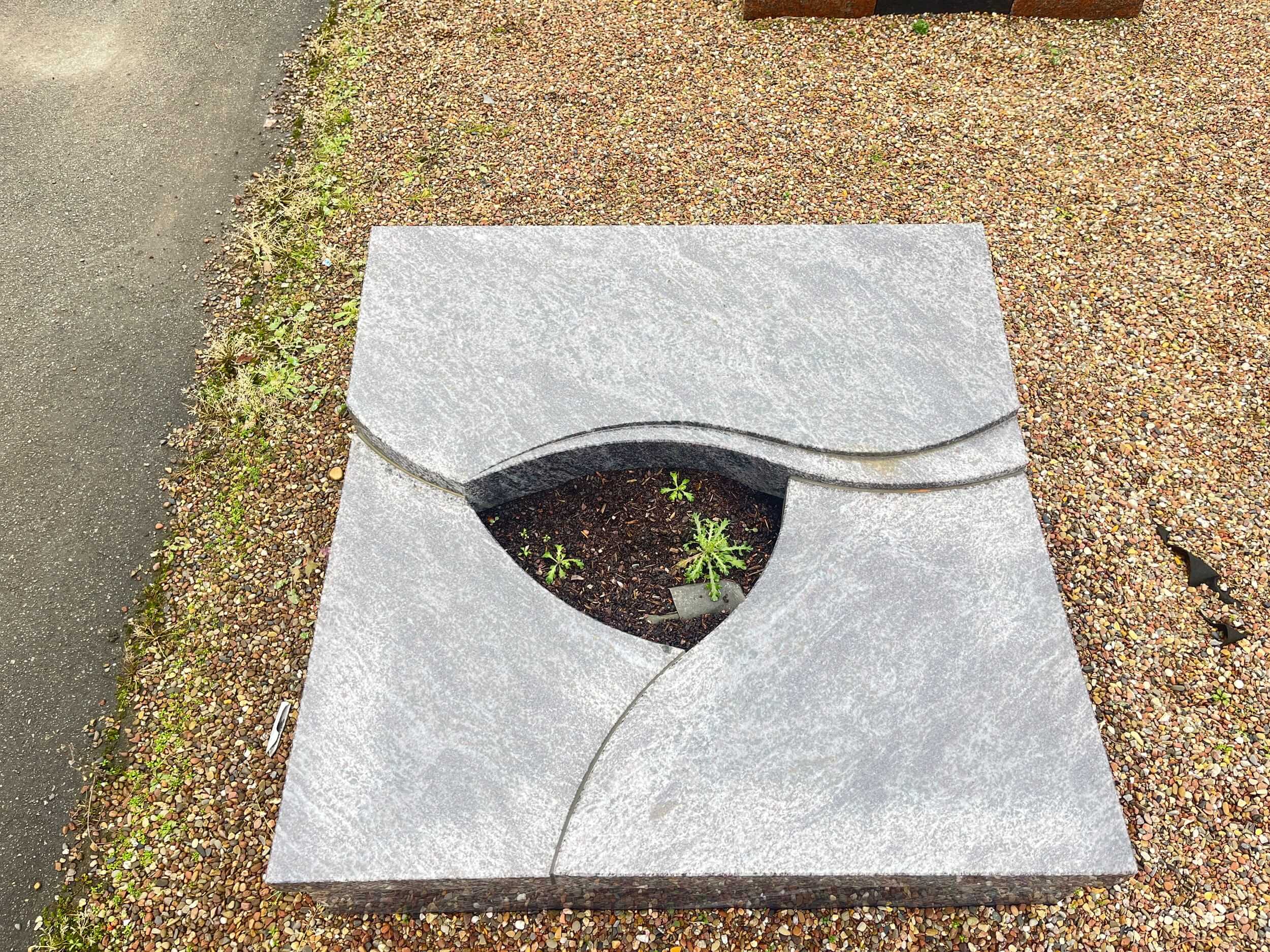 Liegestein Viscont White