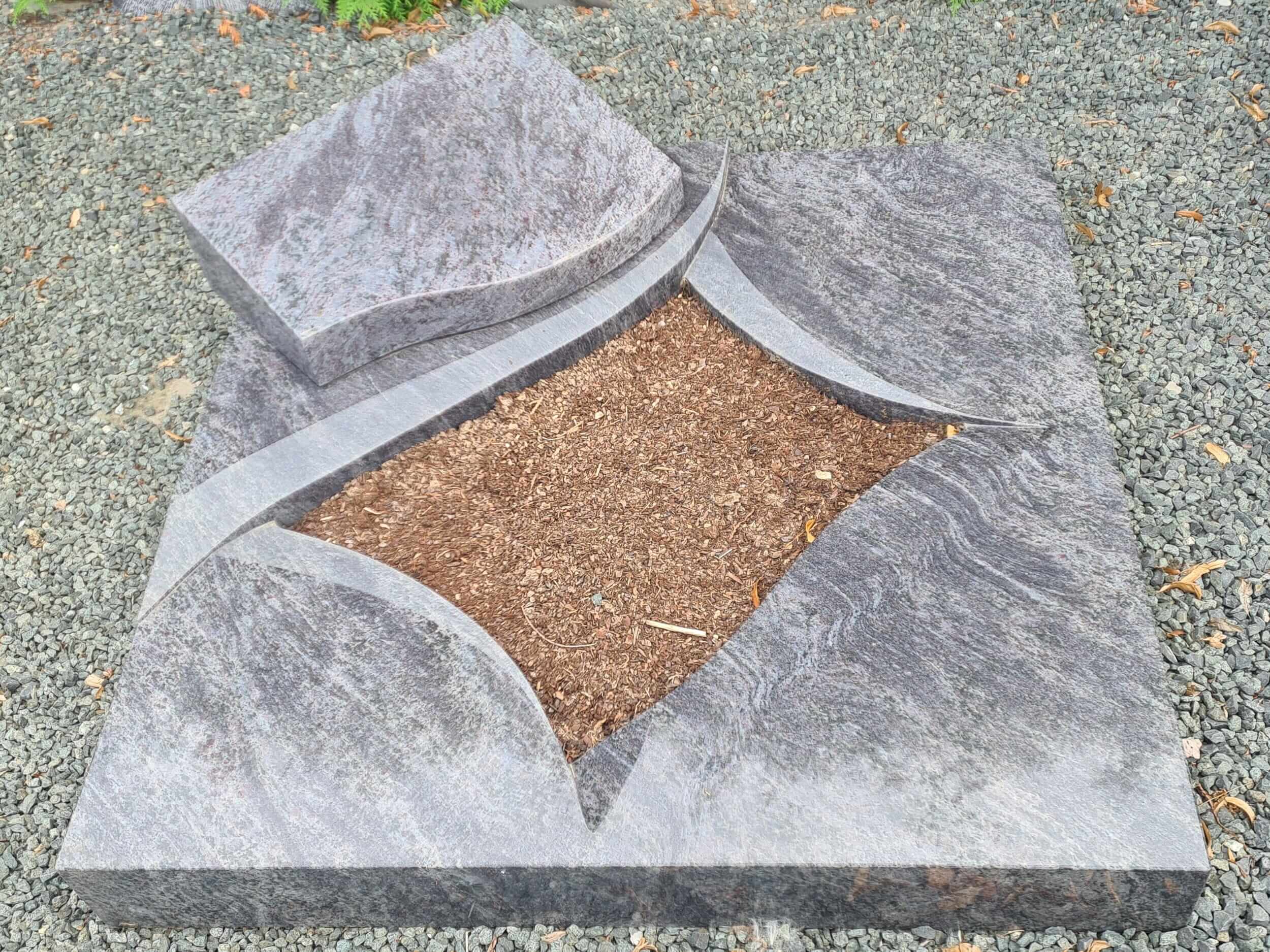 Urnengrab Orion Pult