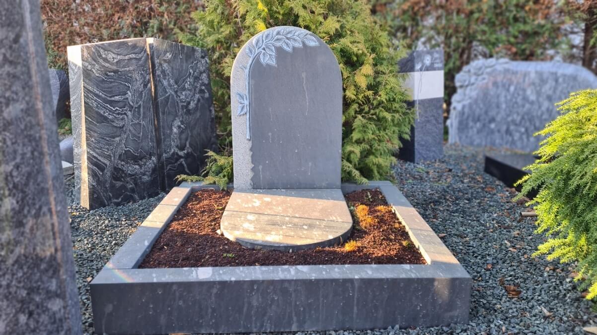 Urnengrab Bohemian Grey