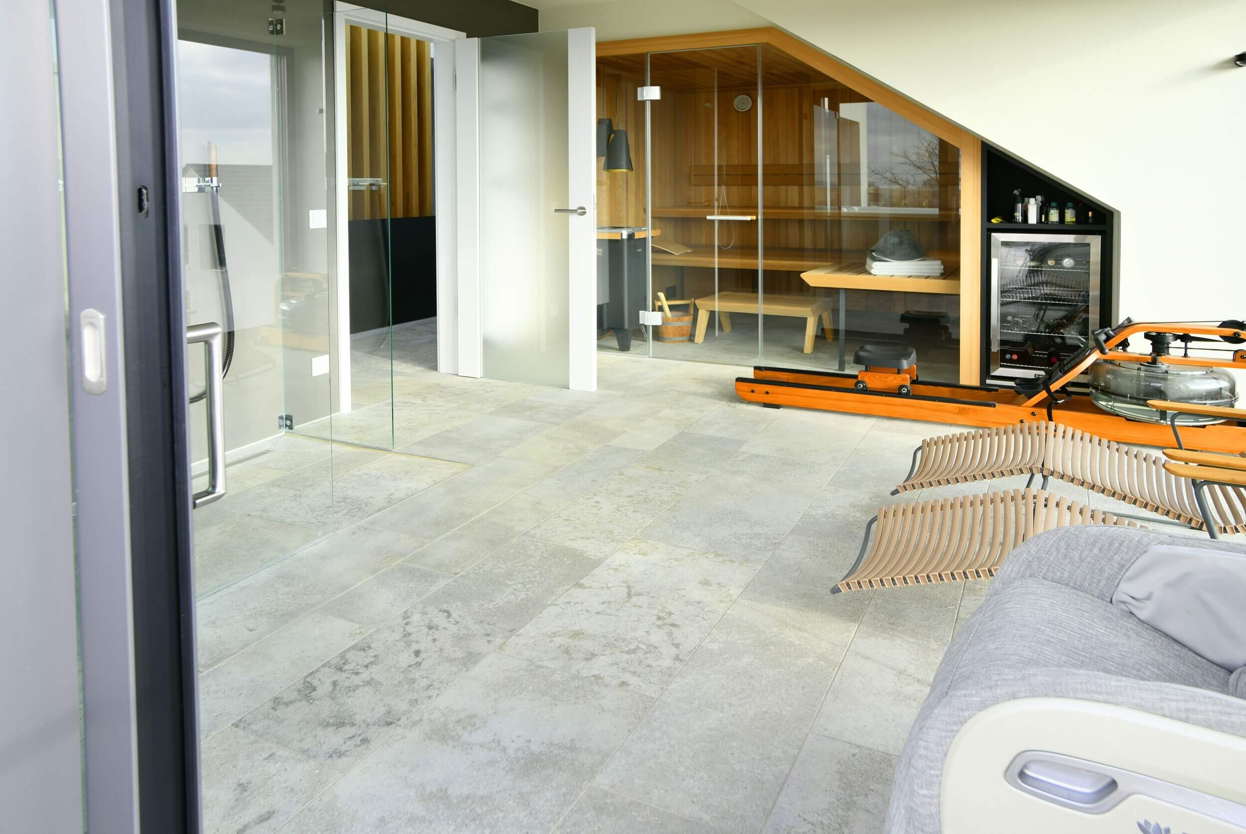 Sauna und Dusche Muschelkalk