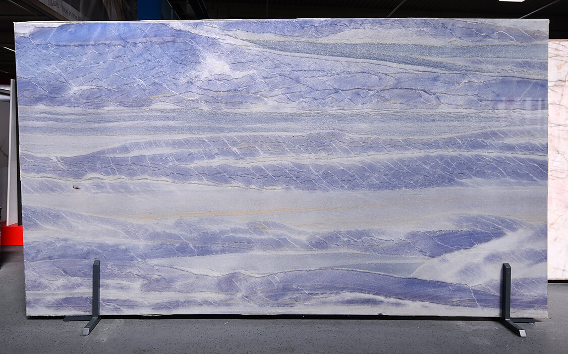 Azul Macaubas poliert