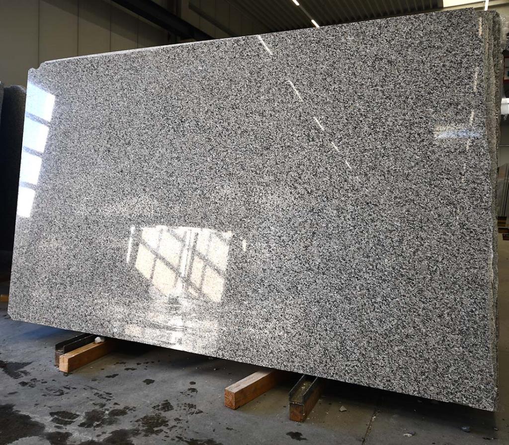 Bianco Sardo Oberfläche