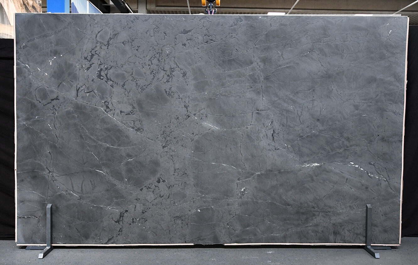 Infinity Black Detail