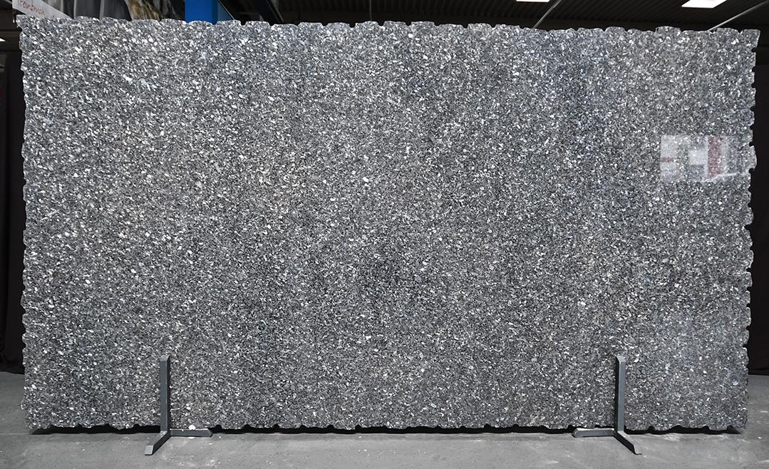 Labrador Blue Pearl GT poliert