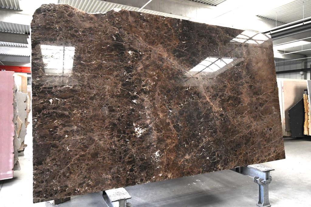 Emperador Dark Detail